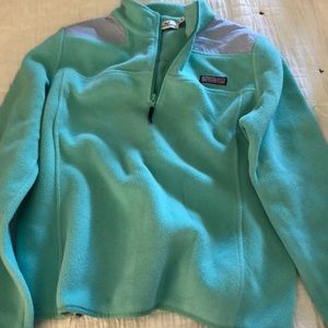 Vineyard Vines size M fleece